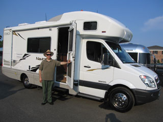Winnebago Itasca Navion 24H