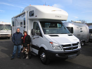 Winnebago Itasca Navion 24J