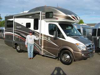 Winnebago Itasca Navion 24J