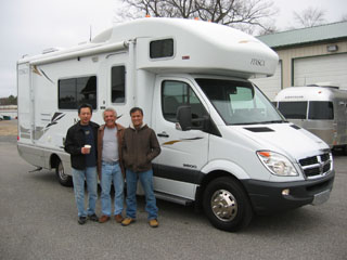 Winnebago Itasca Navion 24H