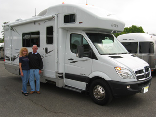 Winnebago Itasca Navion 24H