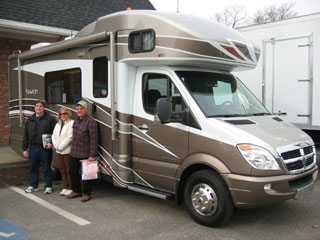 Winnebago Itasca Navion 24H