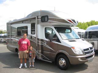 Winnebago Itasca Navion 24H