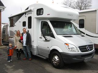 Winnebago Itasca Navion 24J