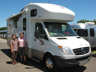 Itasca Navion 24M By Winnebago